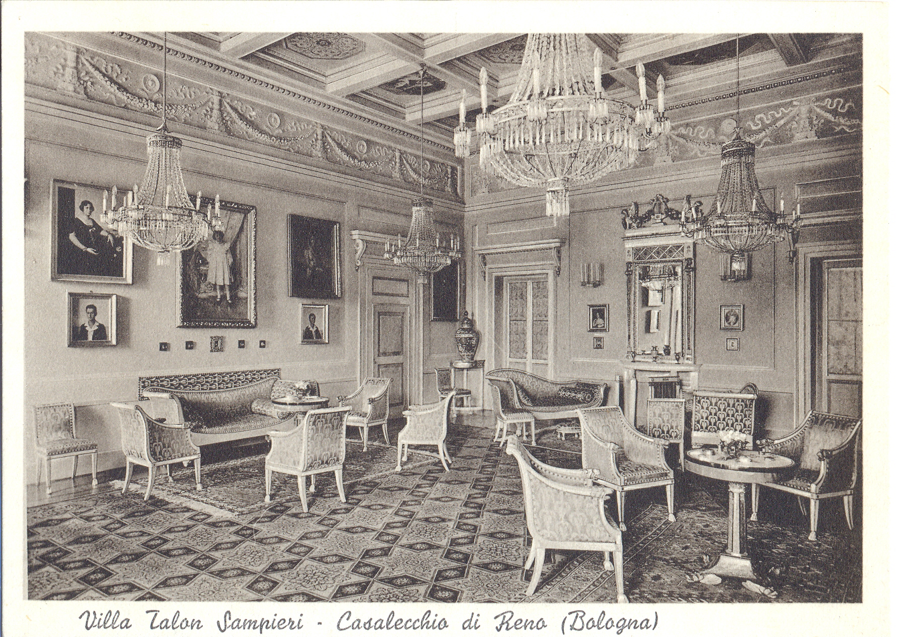 La villa Sampieri Talon, una sala (Archivio fotografico Biblioteca C. Pavese)