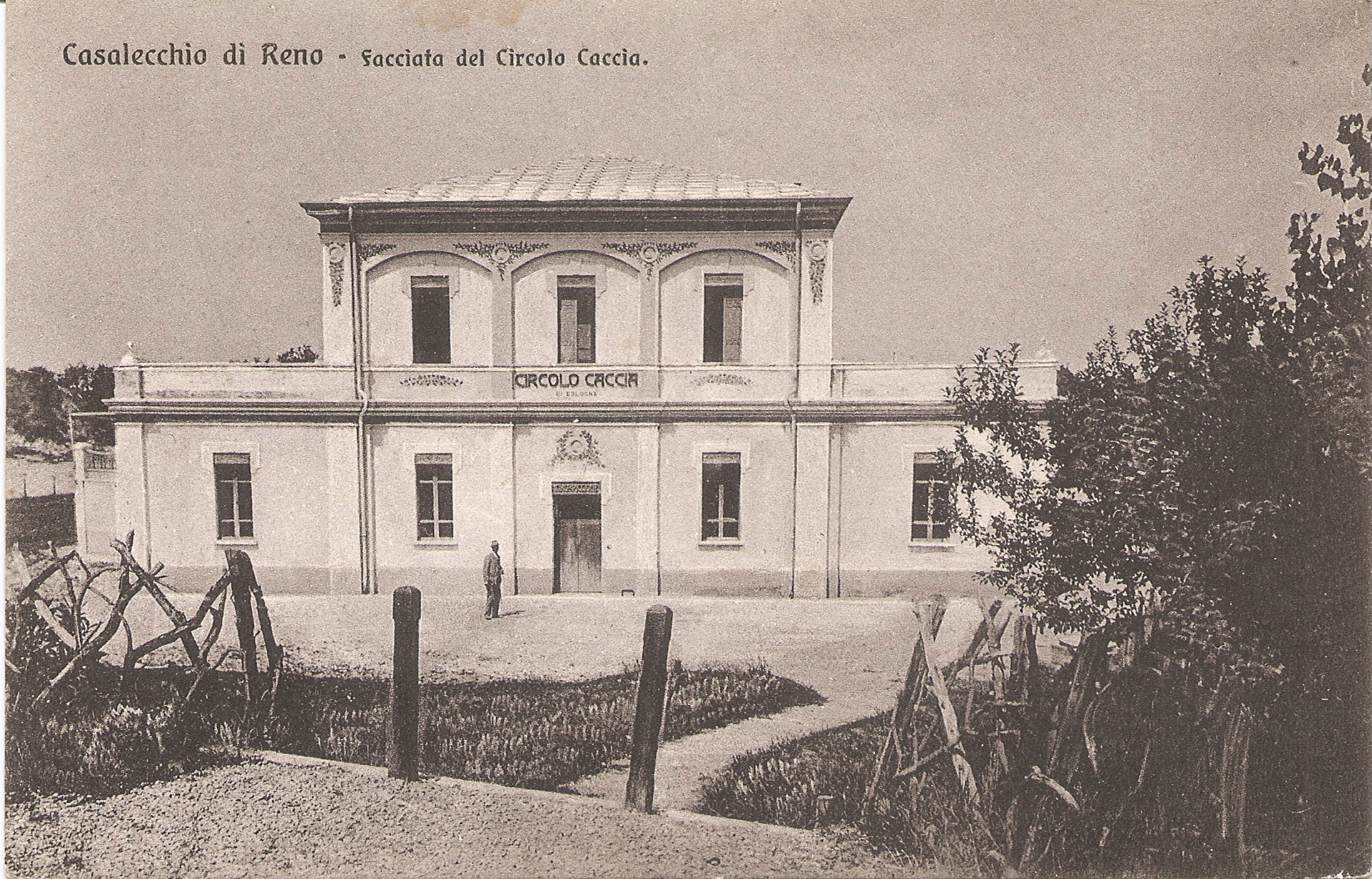 Circolo della Caccia, lo stand del Tiro a volo (Archivio fotografico Biblioteca C. Pavese)